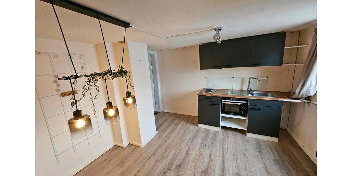 Dachgeschoßwohnung Weißdorf - 2 Zimmer, 30 m&sup2;, 310&euro; | Angebot:25329630
