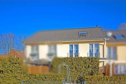 Haus Oststeinbek - 5 Zimmer, 141 m&sup2;, 2.500&euro; | Angebot:25904756