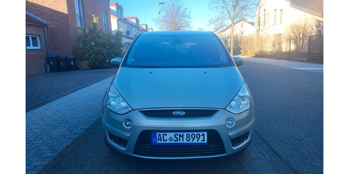 Ford S-Max 242.462 km 3.750 &euro; Würselen 52146