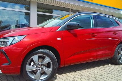 Opel Grandland (X) 10.143 km 33.990 &euro; Schönebeck (Elbe) 39218
