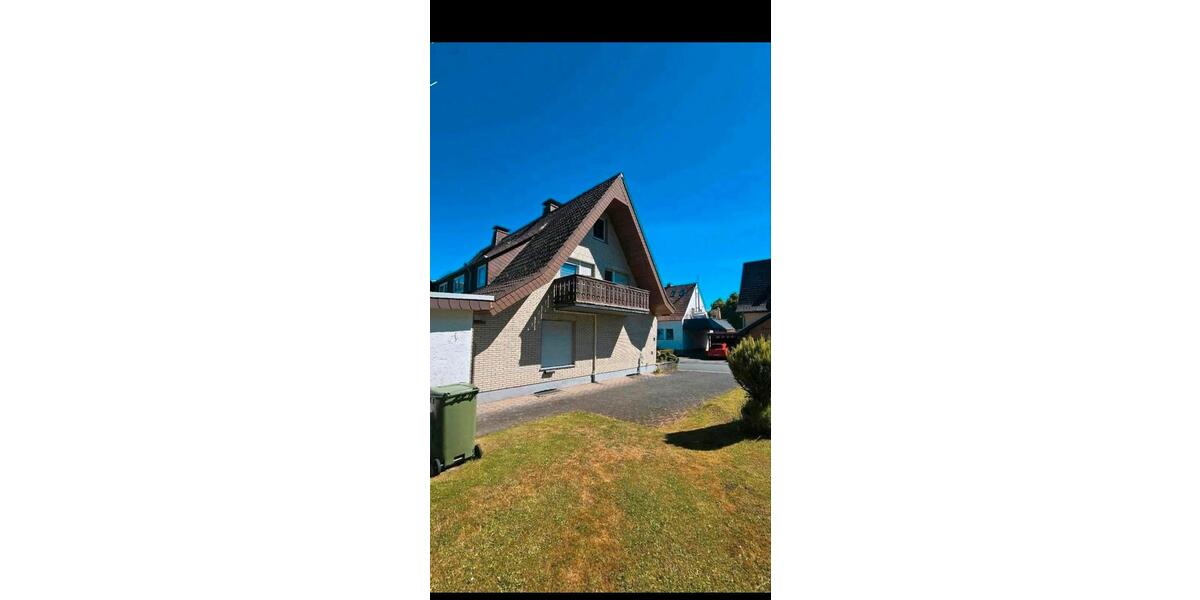 Einfamilienhaus Bad Driburg - 8 Zimmer, 220 m&sup2;, 290.000&euro; | Angebot:27125373