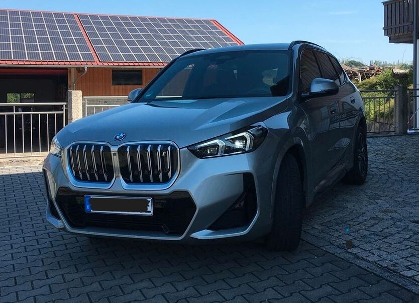 BMW iX1 19.700 km 39.700 € Elsendorf 84094