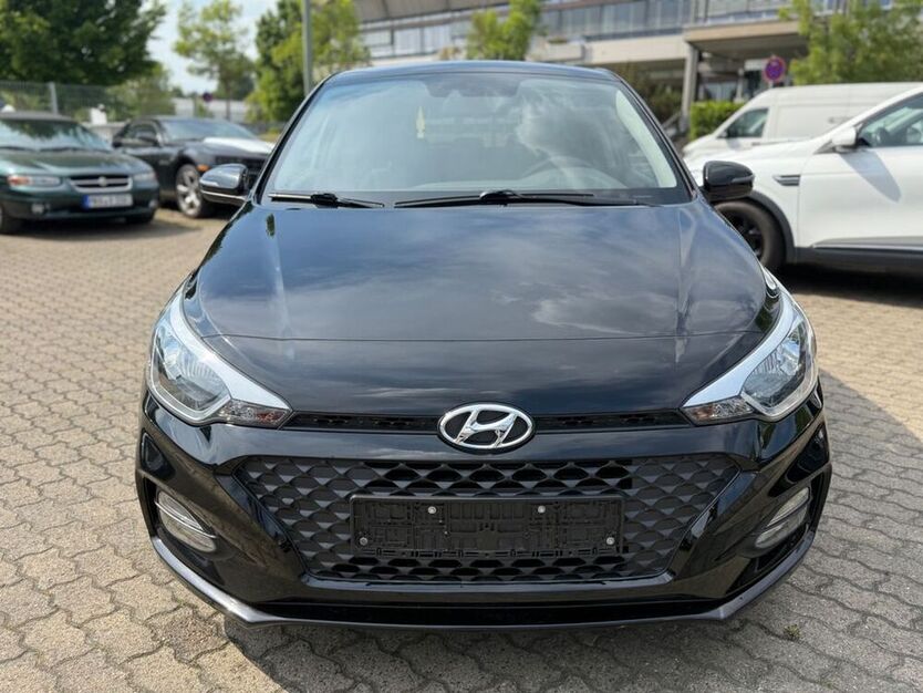 i20