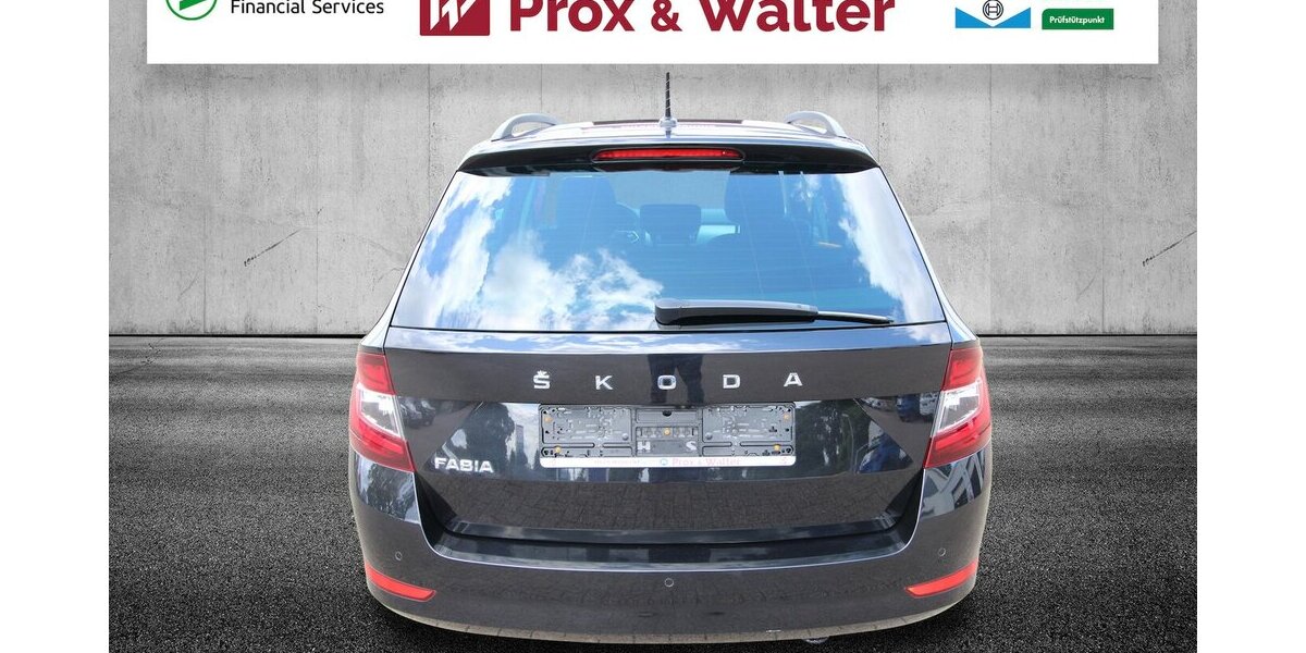 Skoda Fabia Combi TSI Ambition Plus KAMERA+SITZHEIZUNG 52.393 km 15.900 &euro; Hagenow 19230