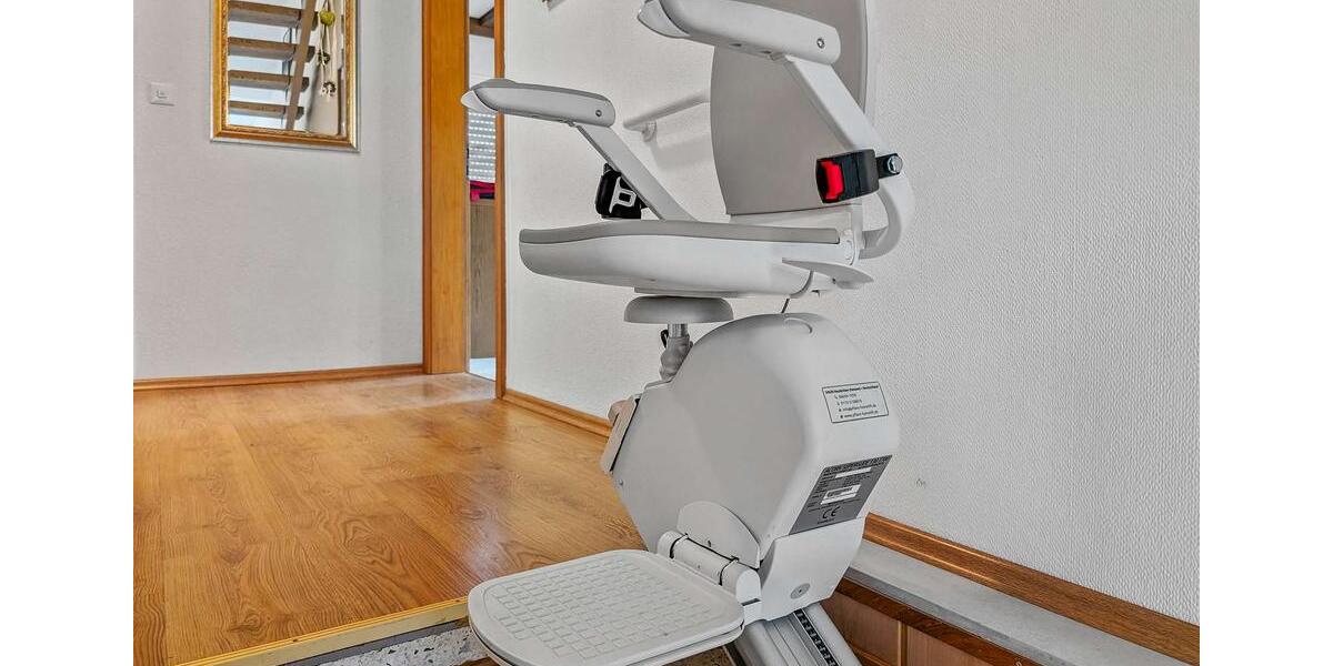 Einfamilienhaus Biedenkopf - 7 Zimmer, 259 m&sup2;, 1.200&euro; | Angebot:25433797