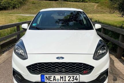 Ford Fiesta 79.500 km 16.300 € Markt Erlbach 91459