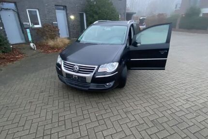 VW Touran 270.000 km 3.100 &euro; Oldenburg 26123