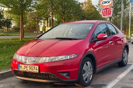 Honda Civic 219.600 km 2.600 &euro; München 81829