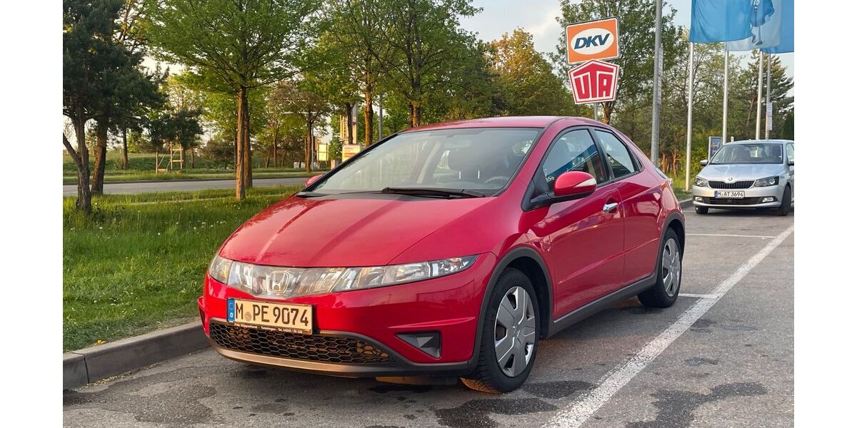 Honda Civic 219.600 km 2.600 &euro; München 81829
