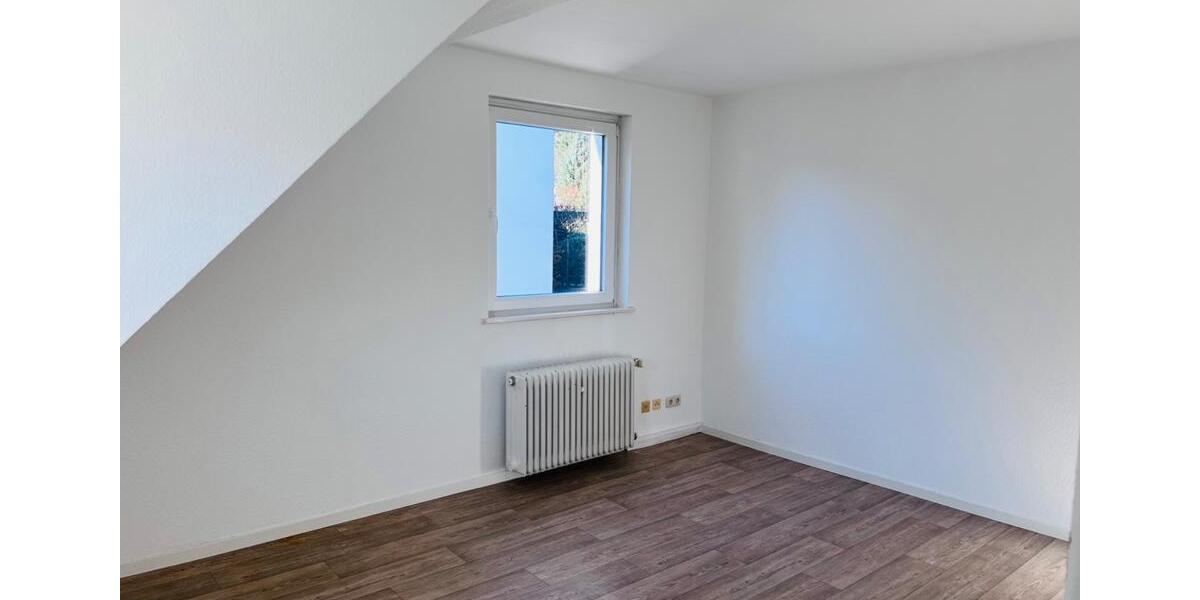 Dachgeschoßwohnung Marburg - 4 Zimmer, 80 m&sup2;, 780&euro; | Angebot:25431433