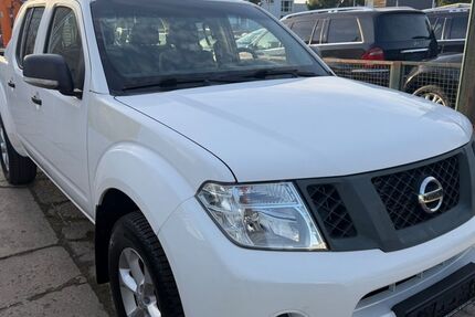 Nissan Navara 109.127 km 12.900 &euro; Berlin 12277