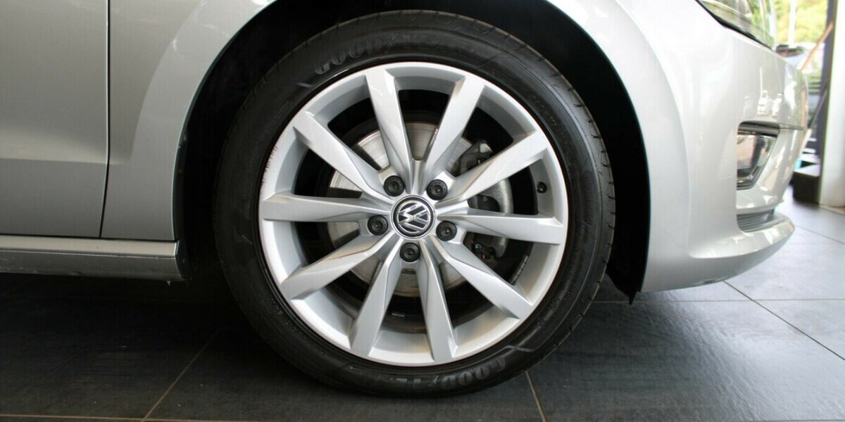 VW Golf Sportsvan 2.0 TDI DSG Highline 94.140 km 17.480 € Euskirchen 53881