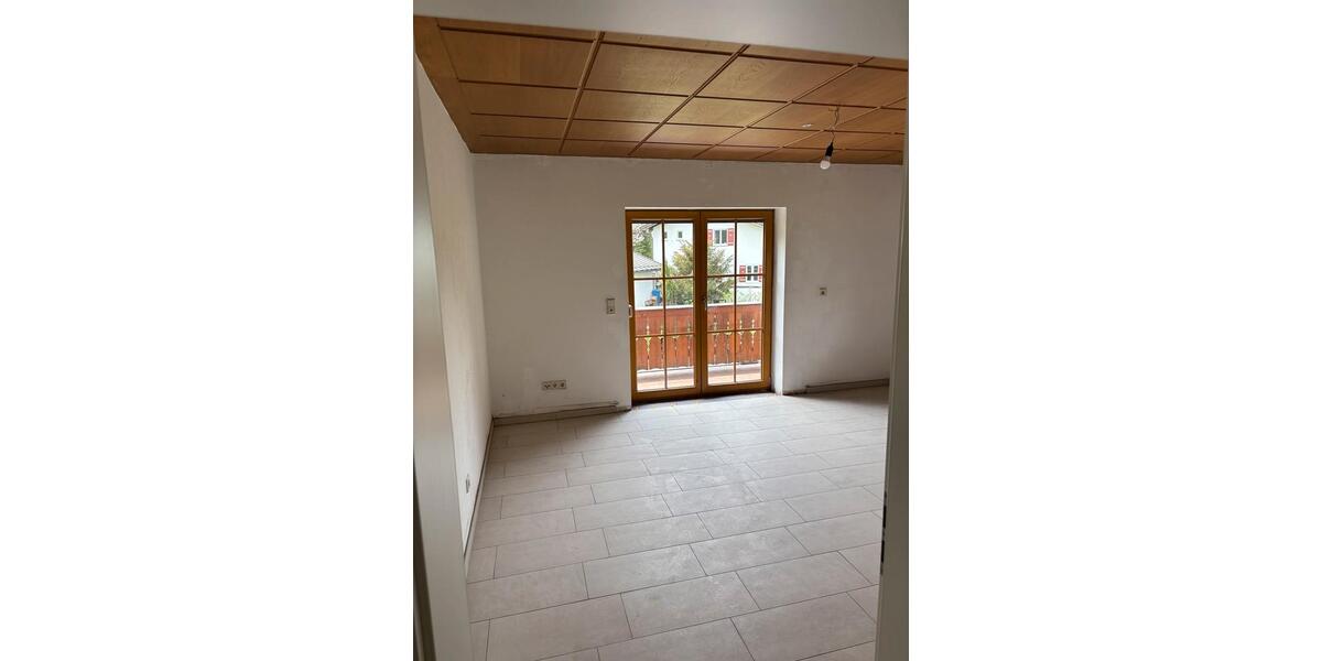 Etagenwohnung Bischofswiesen - 4 Zimmer, 100 m&sup2;, 1.500&euro; | Angebot:25171647