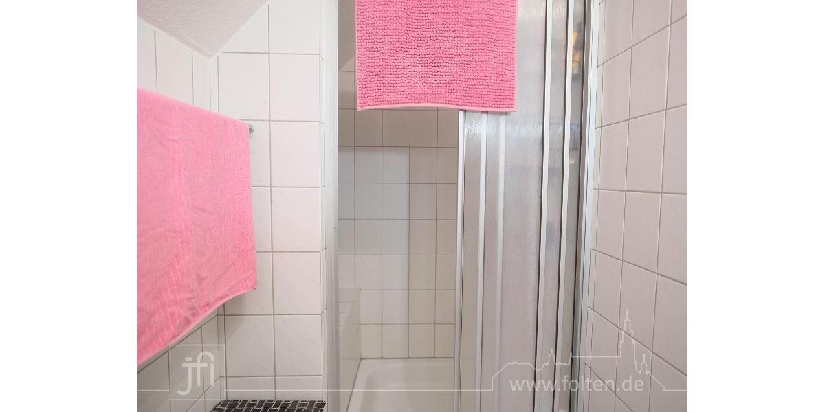 Wunderschöne Dachgeschosswohnung in ruhiger Siedlungslage 3 zimmer