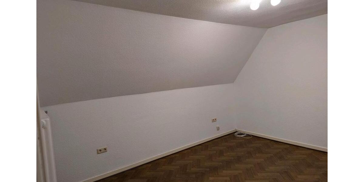 Dachgeschoßwohnung Burbach - 2.5 Zimmer, 47 m&sup2;, 370&euro; | Angebot:23793694
