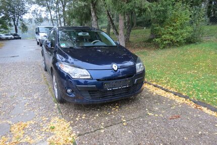Renault Megane 148.000 km 2.999 € Schlangenbad 65388