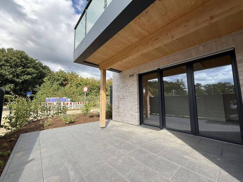 Modernes Wohnen im nachhaltigen Holz-Hybrid-Haus