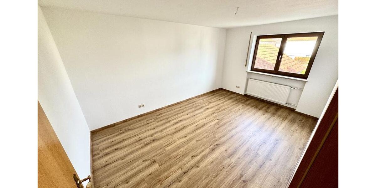 Doppelhaushälfte Augsburg Lechhausen - 6.5 Zimmer, 152 m&sup2;, 1.950&euro; | Angebot:26338323