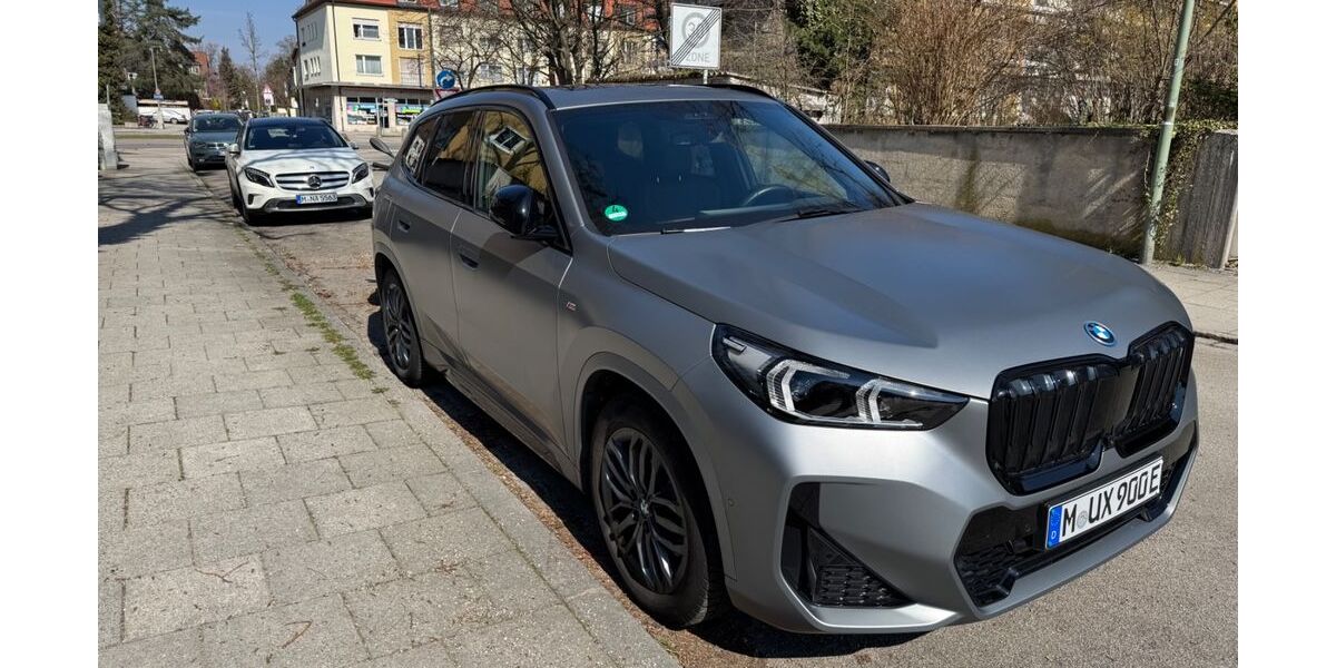 BMW iX1 42.000 km 38.500 &euro; München 81737