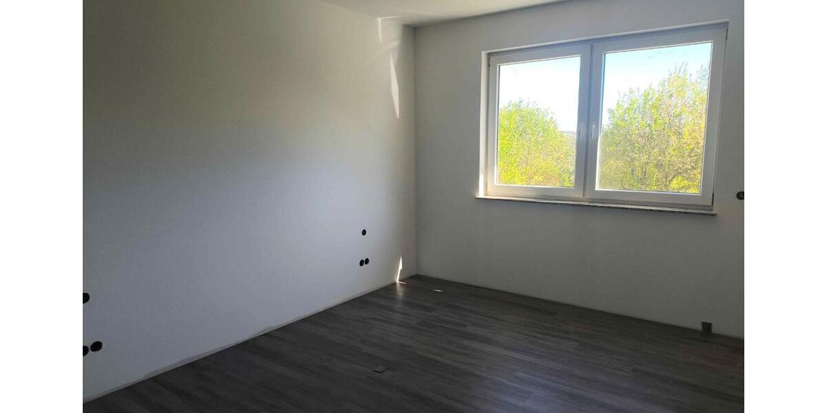 Terrassenwohnung Bergneustadt - 3 Zimmer, 114 m&sup2;, 1.100&euro; | Angebot:26384282