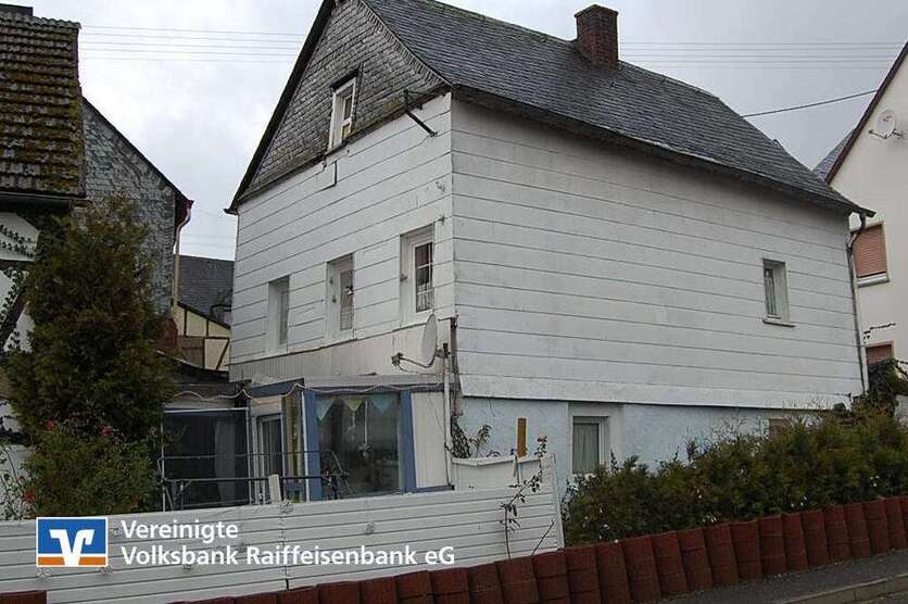 Haus zum Kaufen in Hirschfeld (Hunsrück) 49.000 € 70 m²