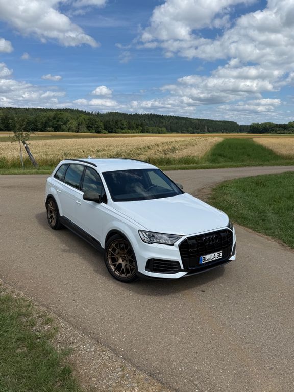 Q7