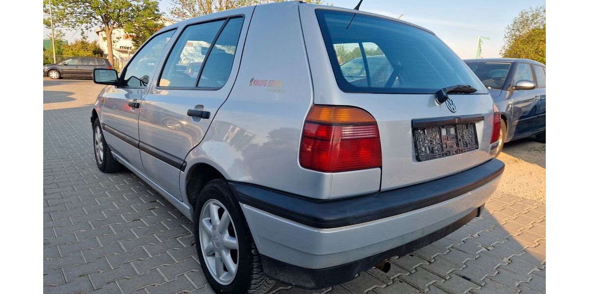 VW Golf 129.000 km 1.690 &euro; Augsburg 86167