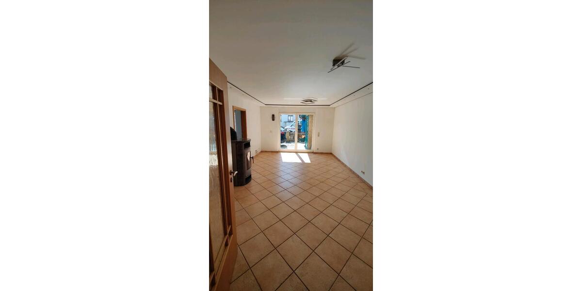 Erdgeschoßwohnung Niederorschel - 3.5 Zimmer, 107 m&sup2;, 750&euro; | Angebot:26368709