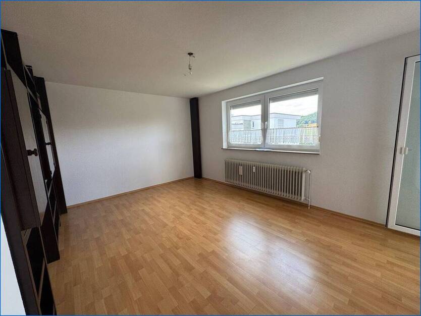 Herrliche 1 Zi.-Wohnung im 1.OG mit großem Balkon und unverbaubarem Fernblick !