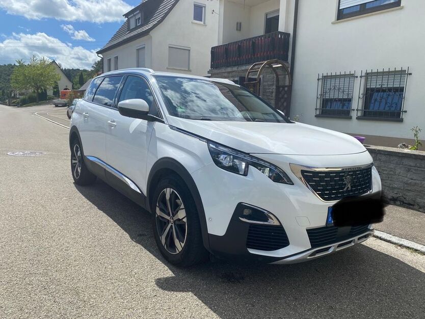Peugeot 5008 110.000 km 19.800 € Albstadt 72461