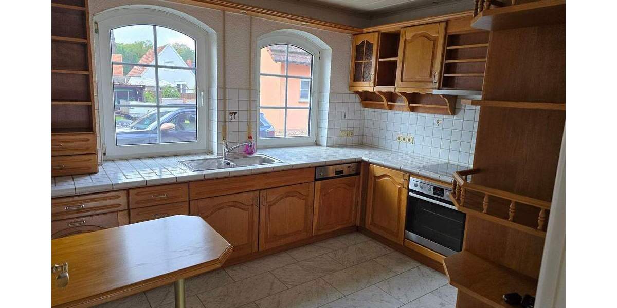 Einfamilienhaus in Uni-Nähe mit EBK und Garage 5 zimmer