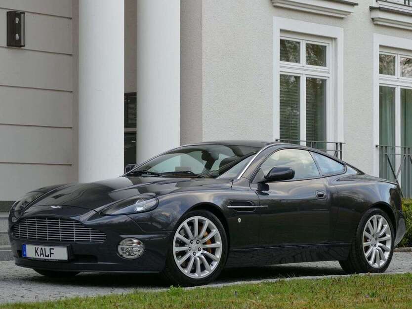 Aston Martin Vanquish 25.720 km 119.800 € Grünwald 82031