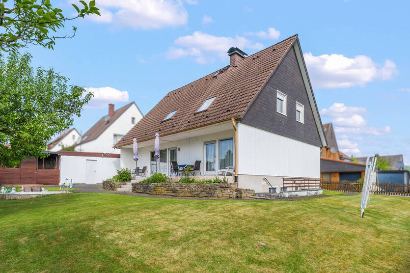 #KOMINOS ImmobilieN# **Einfamilienhaus in Ennest: Ebenerdiges Grundstück mit ca. 173 m² Wohnfläche**