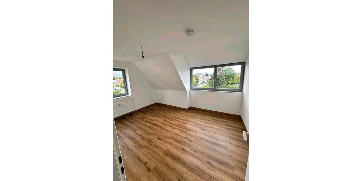 Dachgeschoßwohnung Trossingen - 2 Zimmer, 45 m&sup2;, 550&euro; | Angebot:26112358