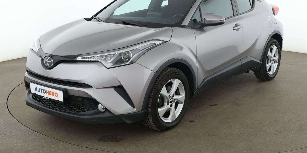 Toyota C-HR 56.801 km 14.590 &euro; Köln 50739