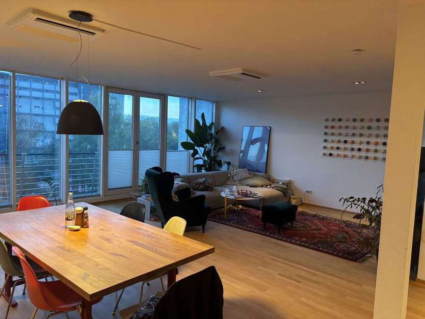 Wohnung zum Mieten in Düsseldorf 2.295 € 195 m² 3 zimmer