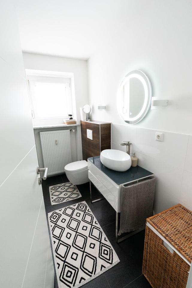Helle 3,5 Zimmer Wohnung mit großem Garten & kernsaniert