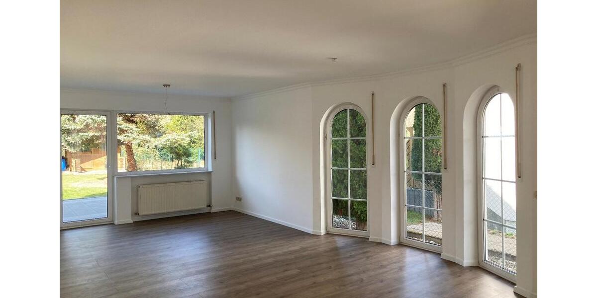 Geräumige, preiswerte 6-Zimmer-Doppelhaushälfte mit geh. Innenaus 6 zimmer