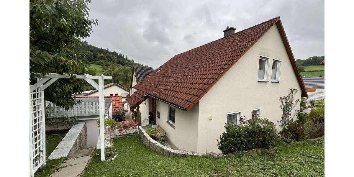 Einfamilienhaus Creglingen - 9 Zimmer, 285 m&sup2;, 495.000&euro; | Angebot:24713671