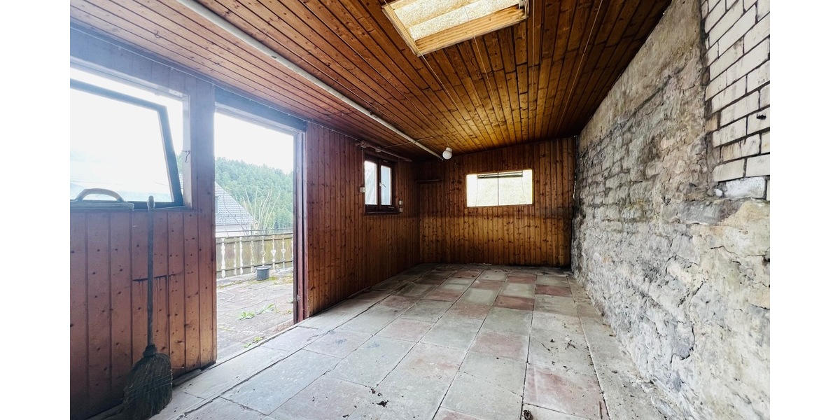 Teilsaniertes Einfamilien-Mehrgenerationenhaus mit Terrasse, Garage und opt. Grundstückserweiterung - Einfamilienhaus Horb am Neckar | Angebot:26083100