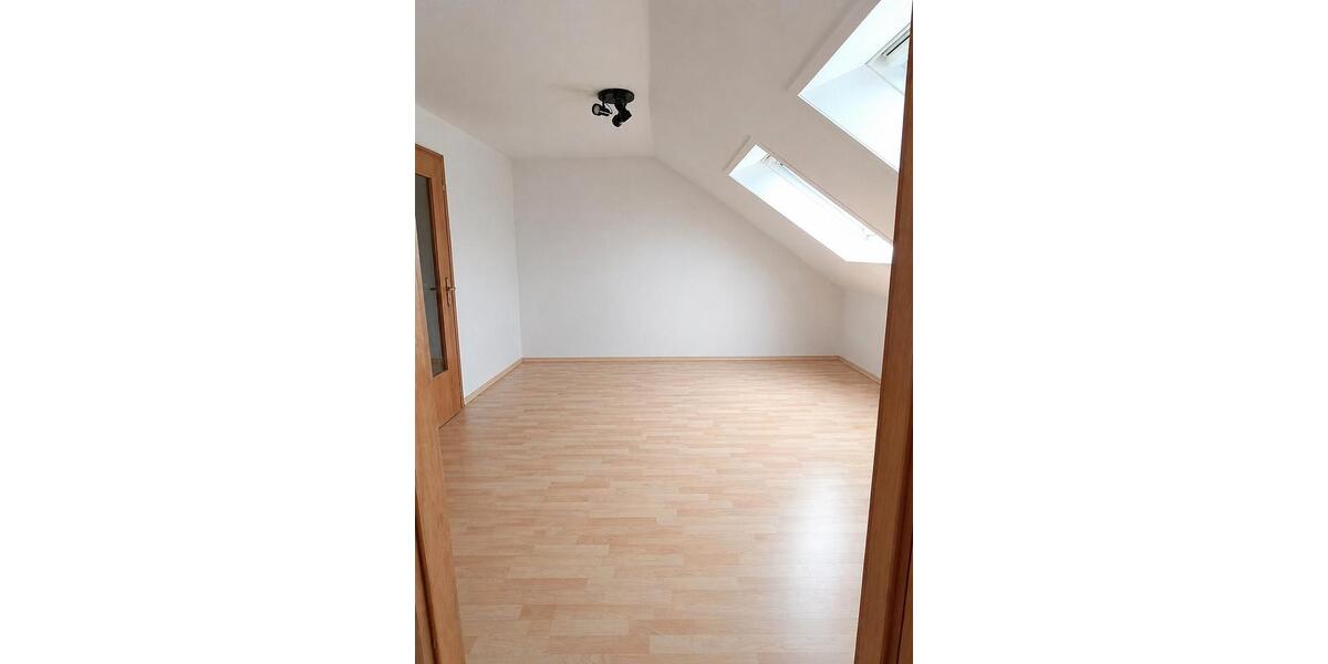 Dachgeschoßwohnung Walldorf - 3 Zimmer, 52 m&sup2;, 620&euro; | Angebot:26537322