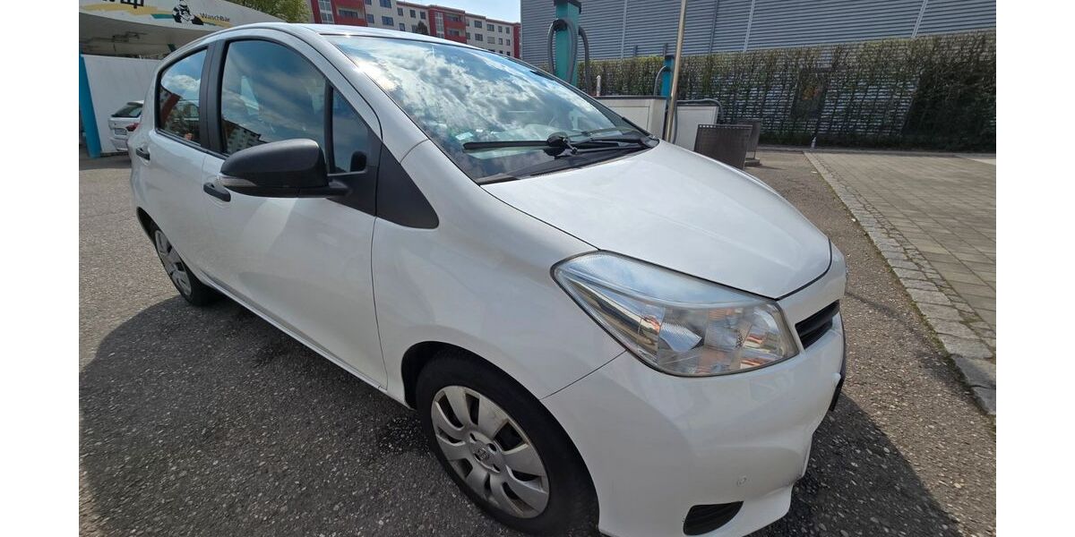 Toyota Yaris 122.500 km 4.900 &euro; Mühldorf 84453