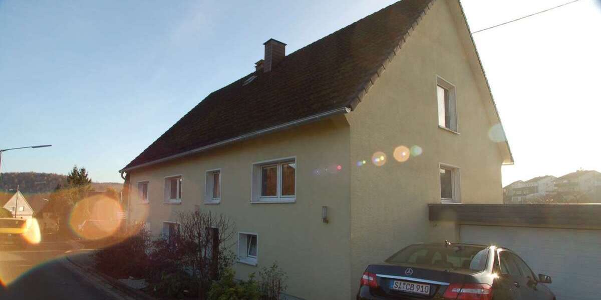 Haus zum Kaufen in Kreuztal 289.000 € 239 m² 8 zimmer