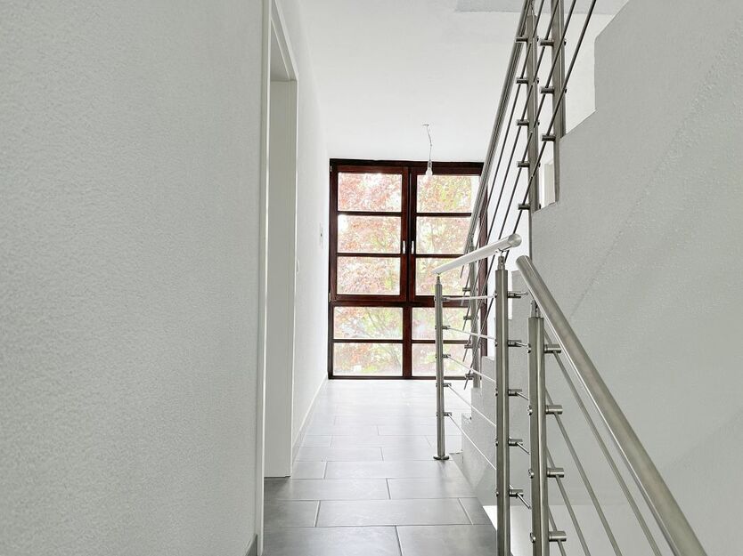 Vielseitig nutzbares Gewerbeanwesen mit großzügigem repräsentativem Wohnhaus zimmer