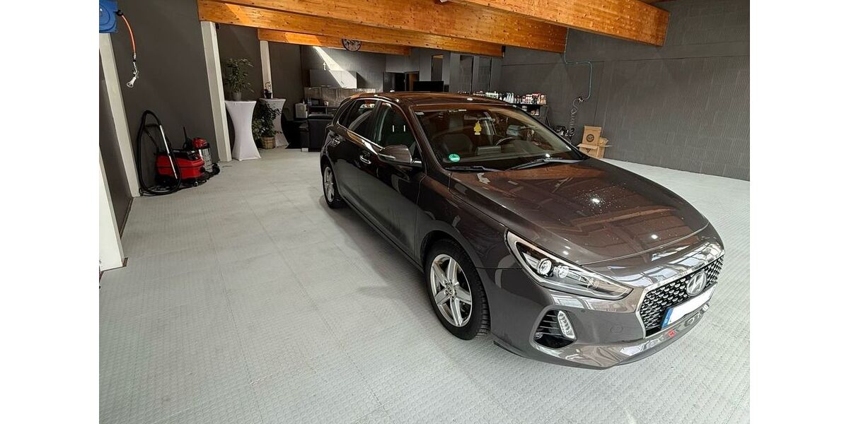 Hyundai i30 105.276 km 12.500 &euro; Bad Arolsen 34454