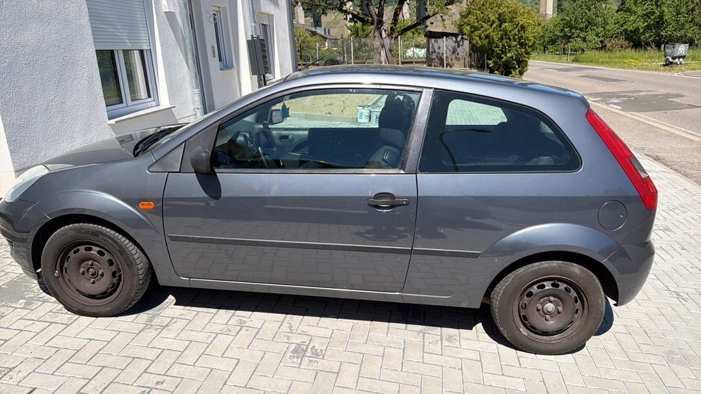 Ford Fiesta 110.000 km 1.790 &euro; Fell 54341