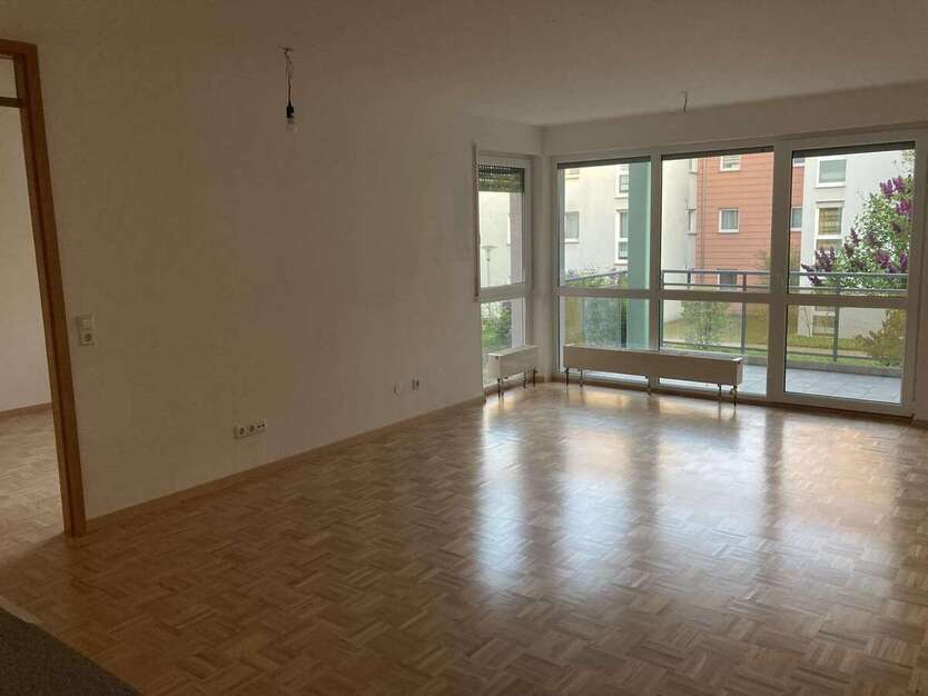 Wohnung zum Mieten in Neu-Ulm 1.350 € 104 m² 4 zimmer