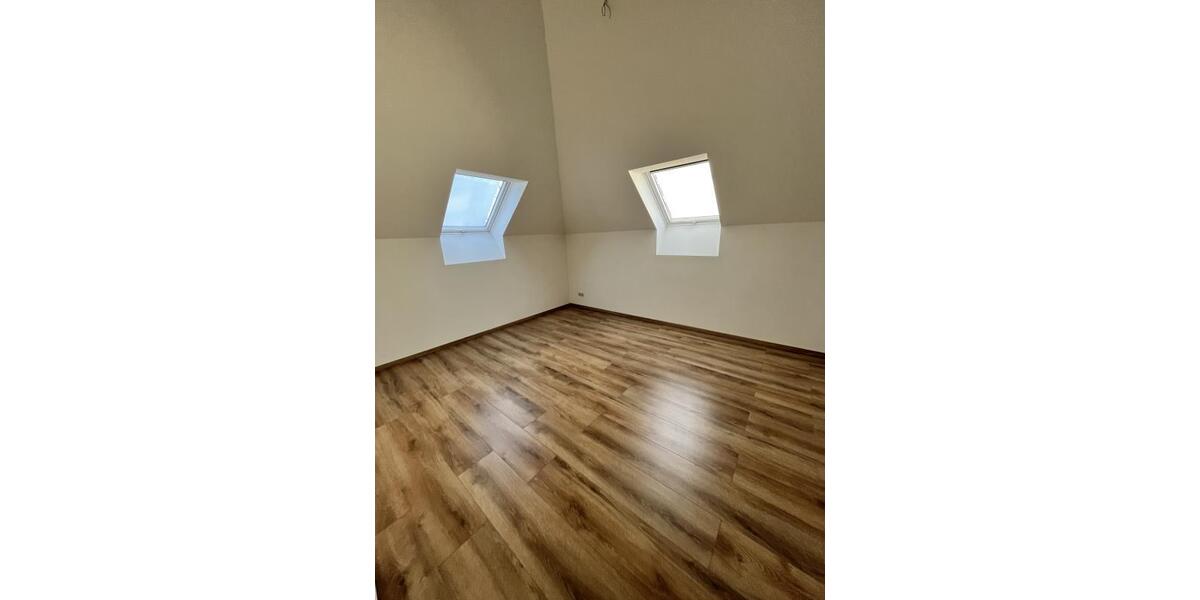 Etagenwohnung Frankenberg (Sachsen) - 5 Zimmer, 196 m&sup2;, 1.400&euro; | Angebot:26646285