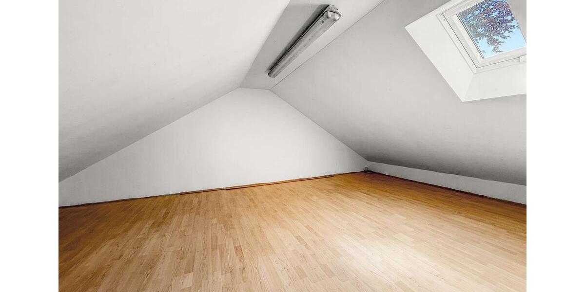 Doppelhaushälfte Heide - 4 Zimmer, 150 m&sup2;, 1.865&euro; | Angebot:25169953