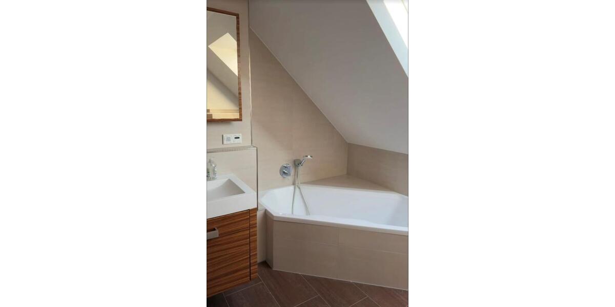 Dachgeschoßwohnung Harsewinkel - 4 Zimmer, 120 m&sup2;, 900&euro; | Angebot:26679368